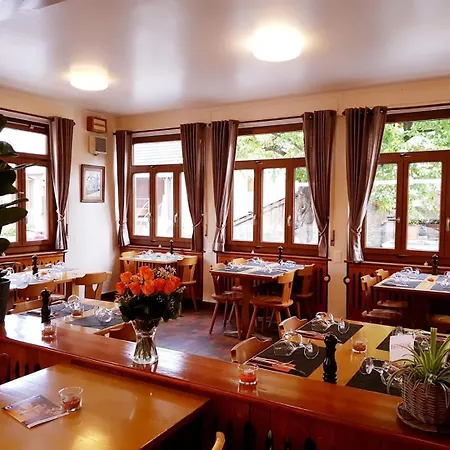 Café Des Voyageurs Noës Maison d'hôtes *