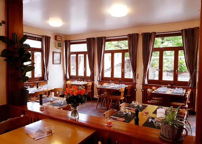 Cafe Des Voyageurs Noes Гостевой дом *